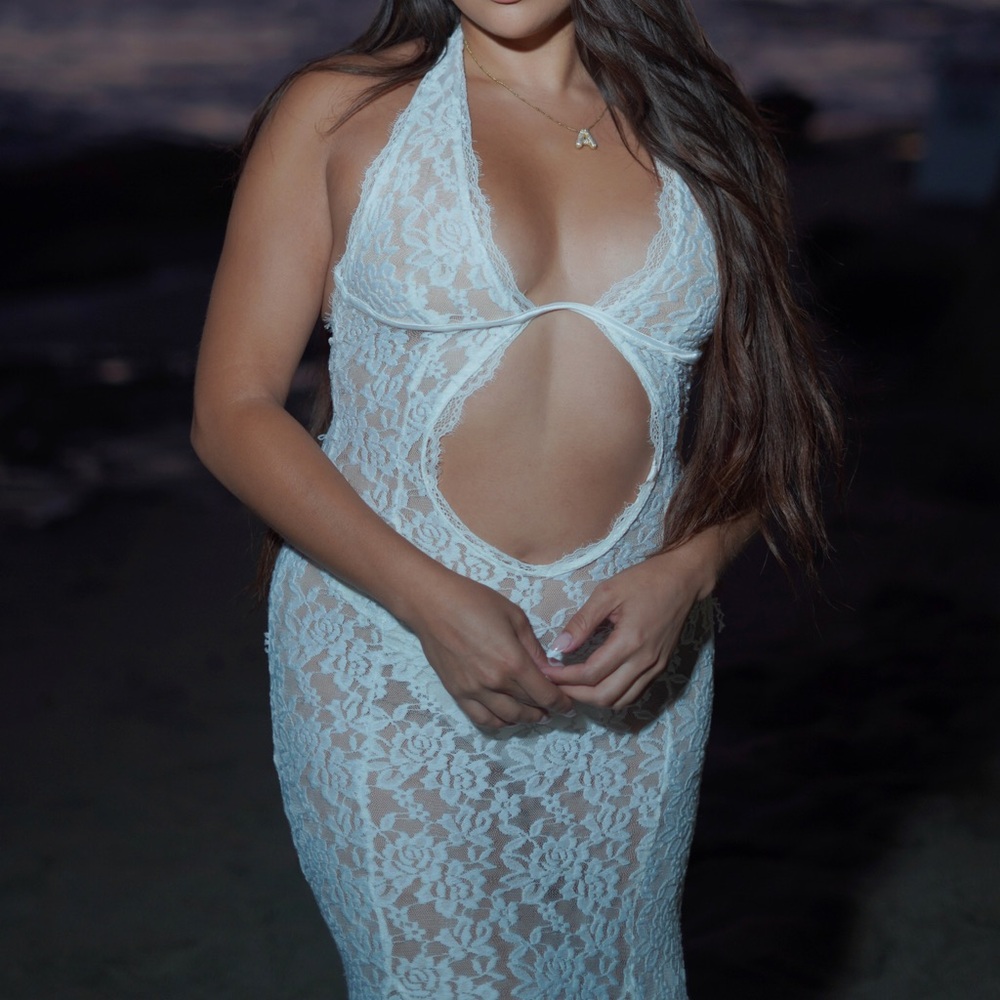 Elegant White Lace Maxi Dress